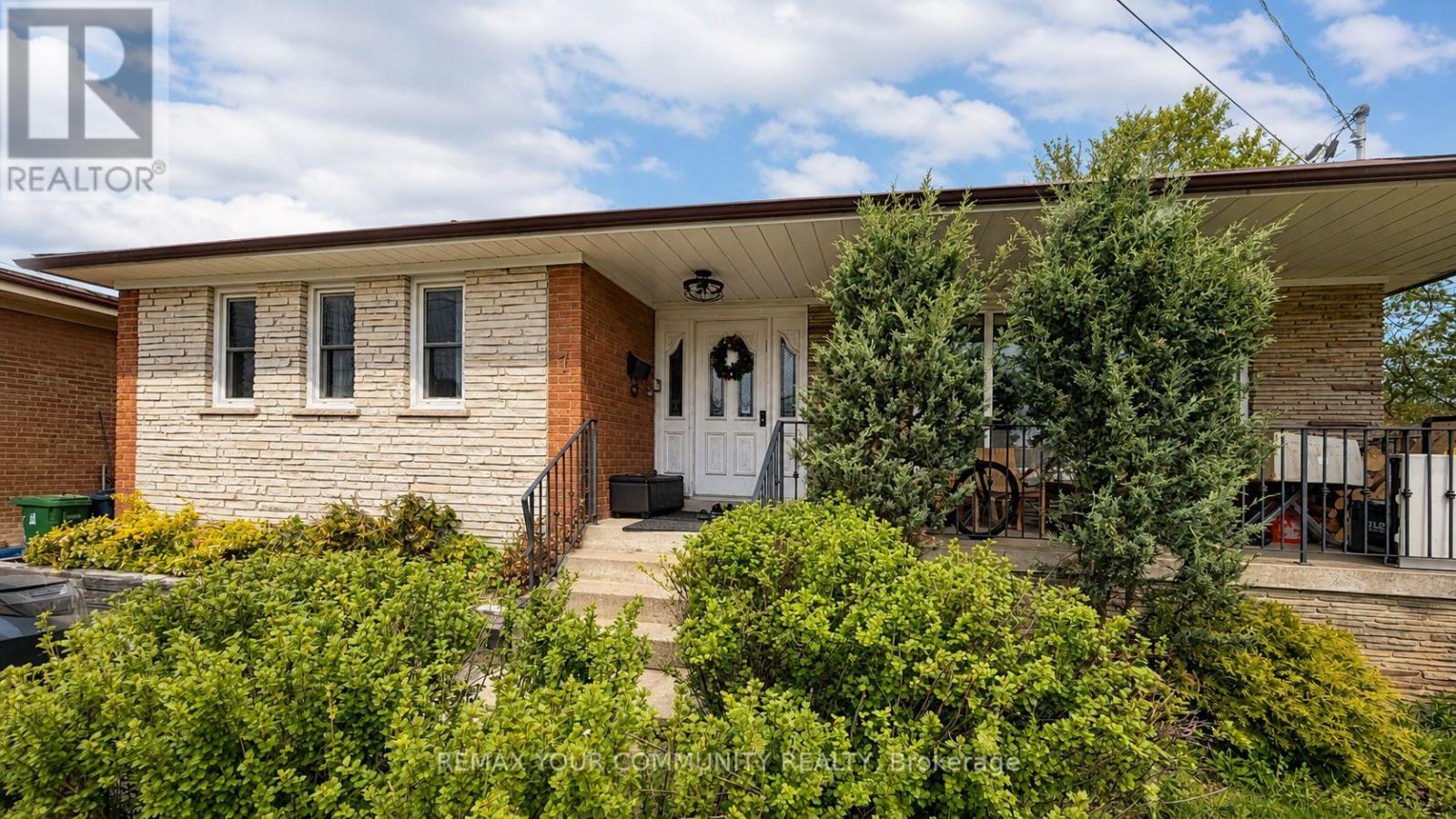 Detached at LOWER - 7 DIGBY COURT, Toronto