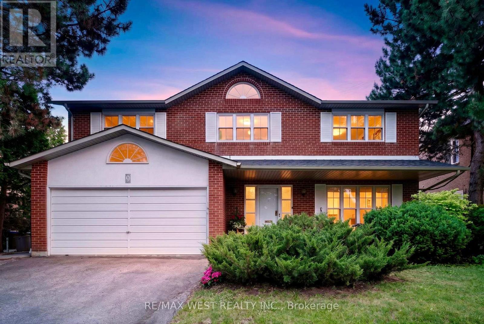 Detached at 9 HARLINGTON ROAD, Toronto (Banbury-Don Mills)