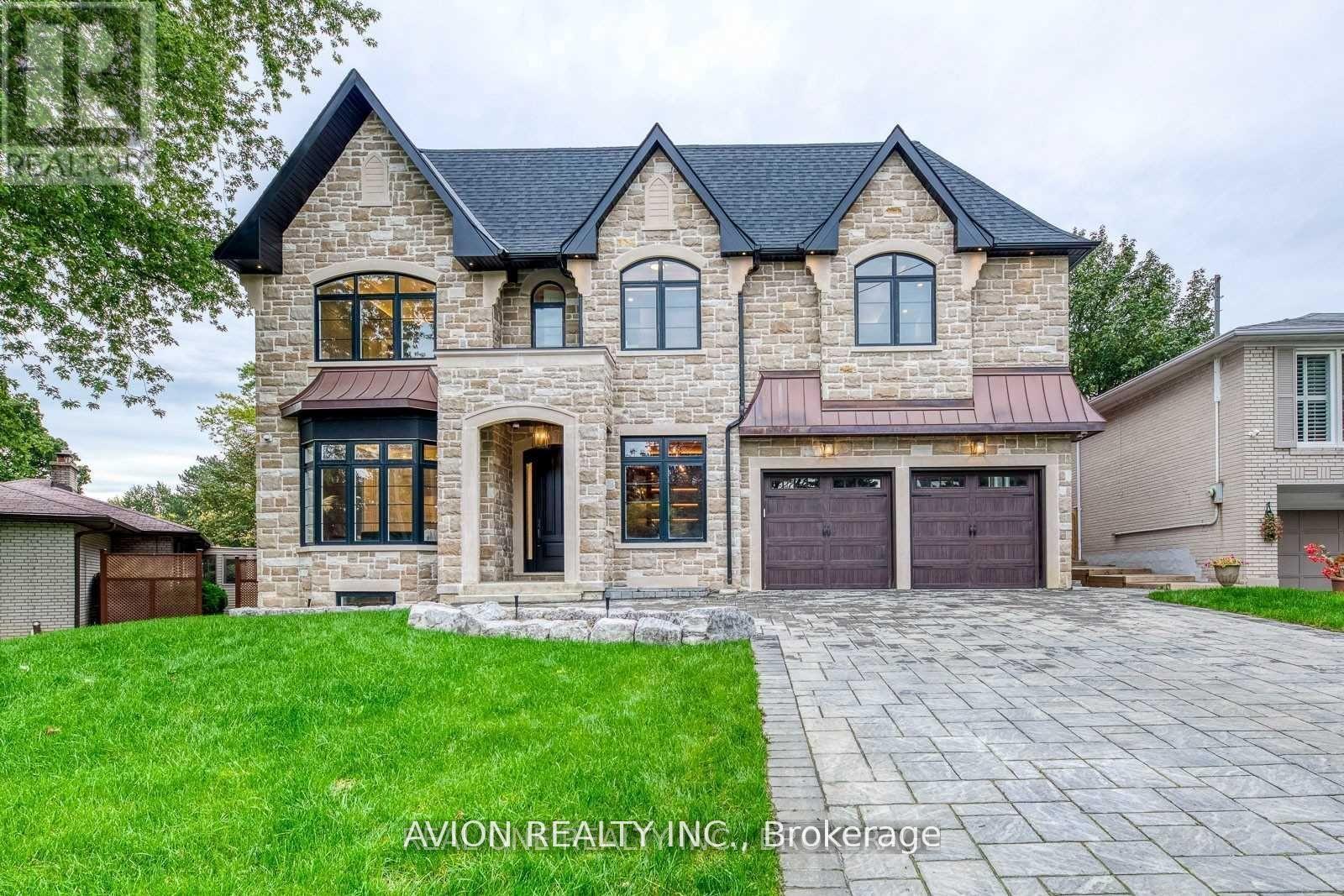 Detached at 3 SUTCLIFFE DRIVE, Toronto
