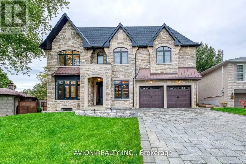 Detached at 3 SUTCLIFFE DRIVE, Toronto