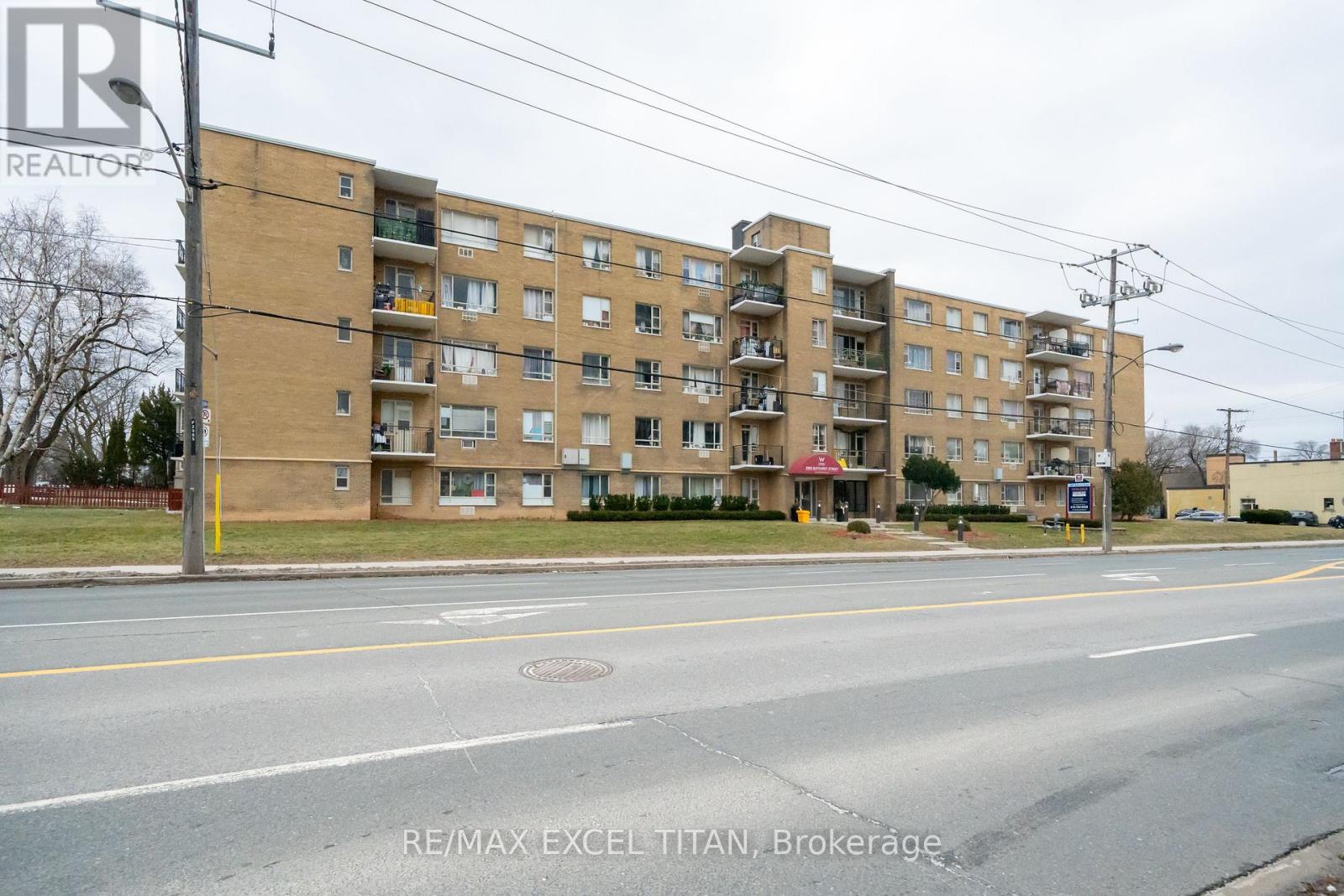 Apartment at 108 - 2895 BATHURST STREET, Toronto