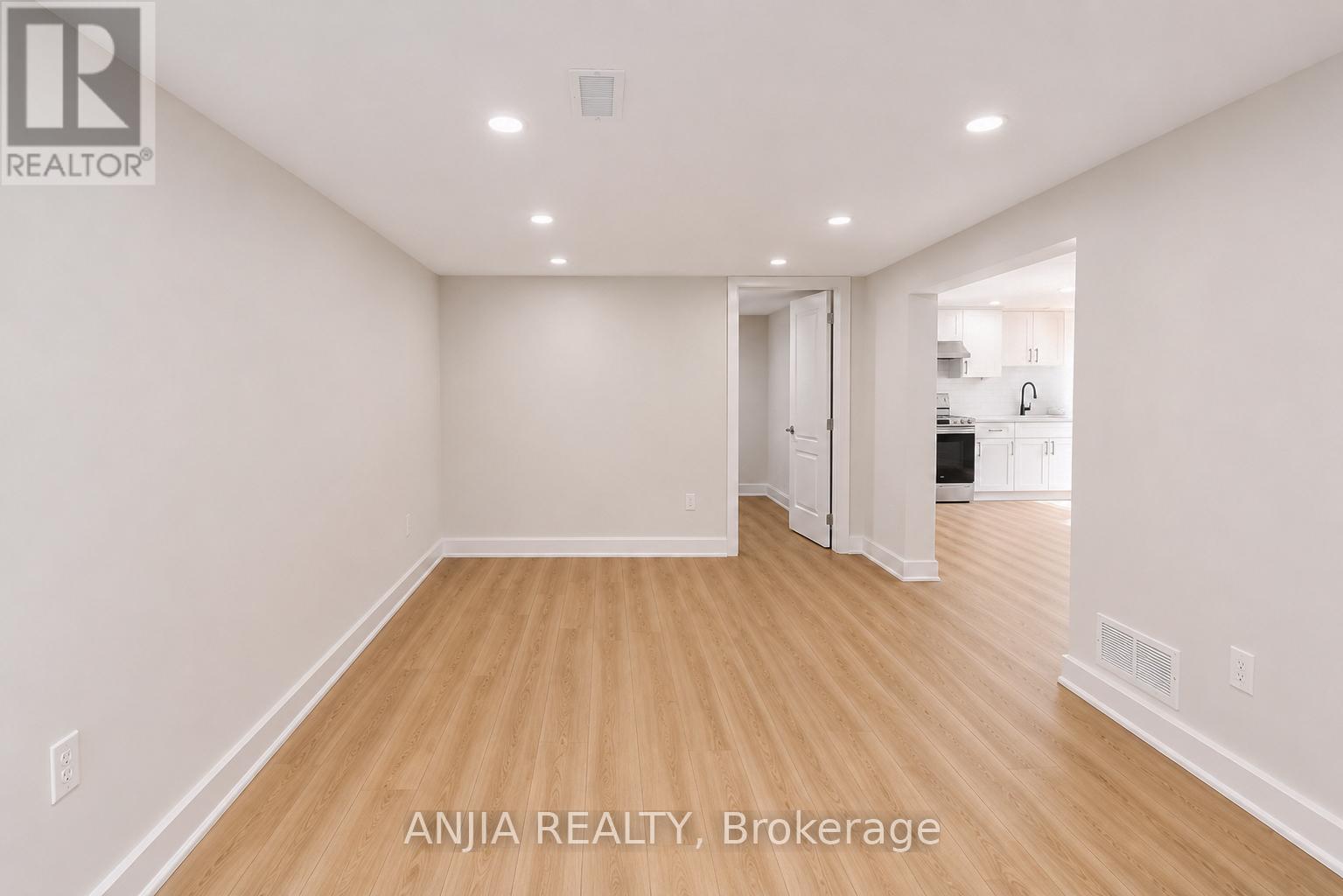 Detached at LOWER - 31 SHIPPIGAN CRESCENT, Toronto
