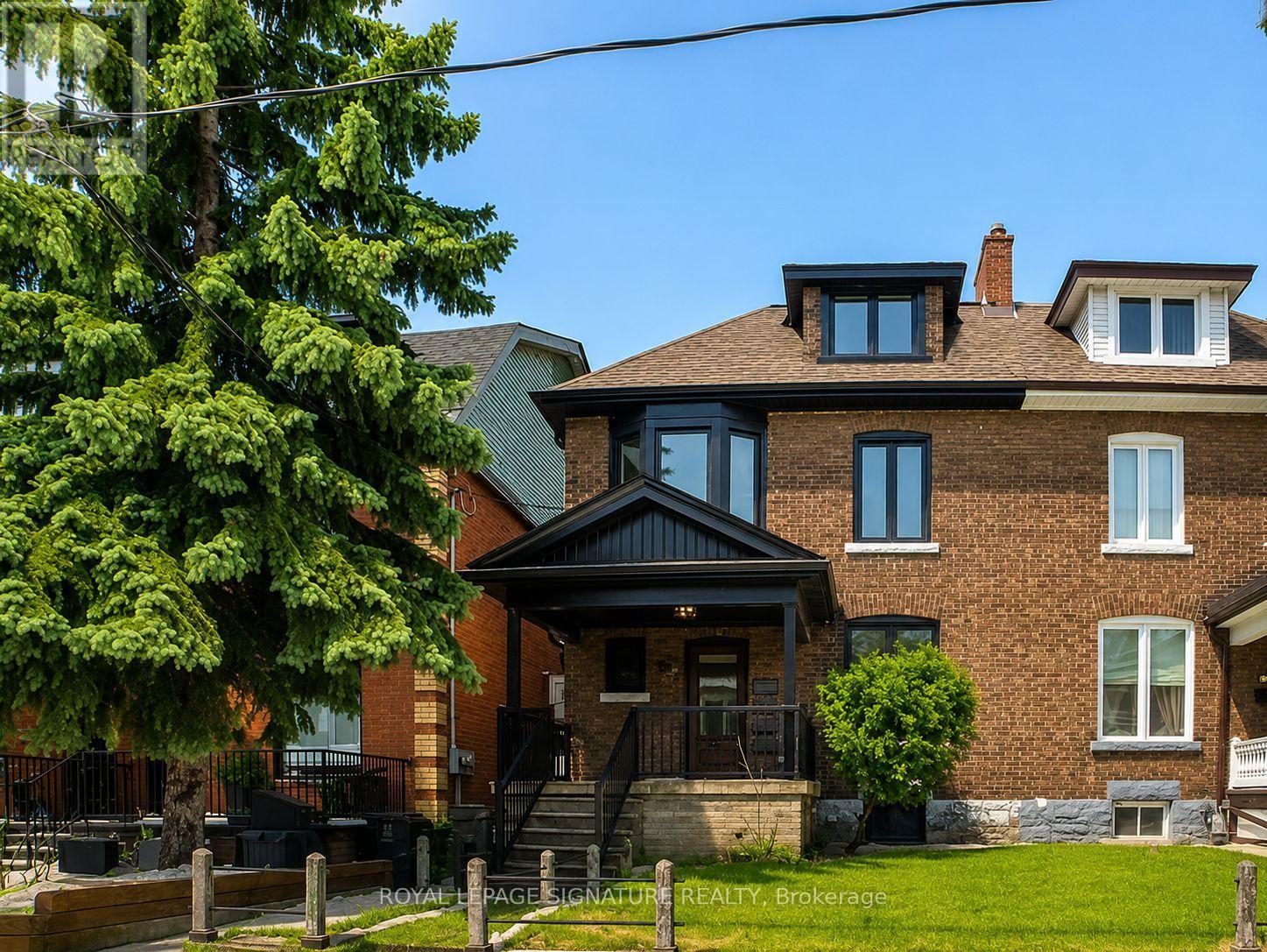 Semi-Detached/Link at 3RD FLOOR - 28 BEATRICE STREET, Toronto