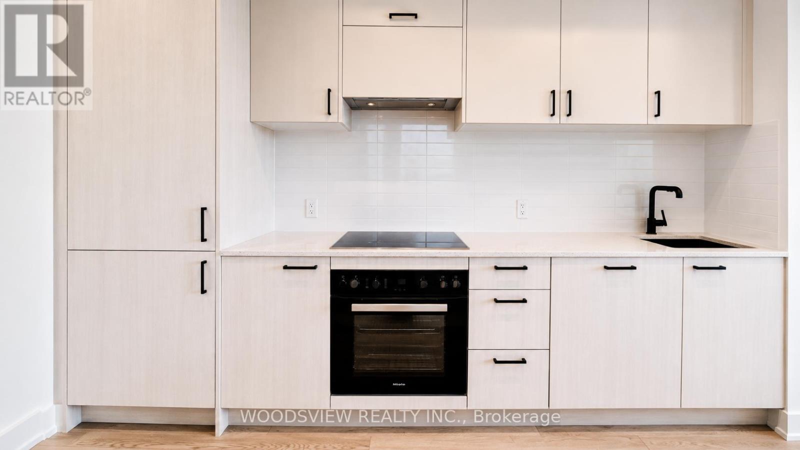 Apartment at 1406 - 5 QUARRINGTON LANE, Toronto