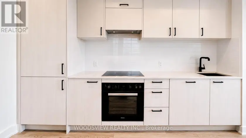 Apartment at 1406 - 5 QUARRINGTON LANE, Toronto