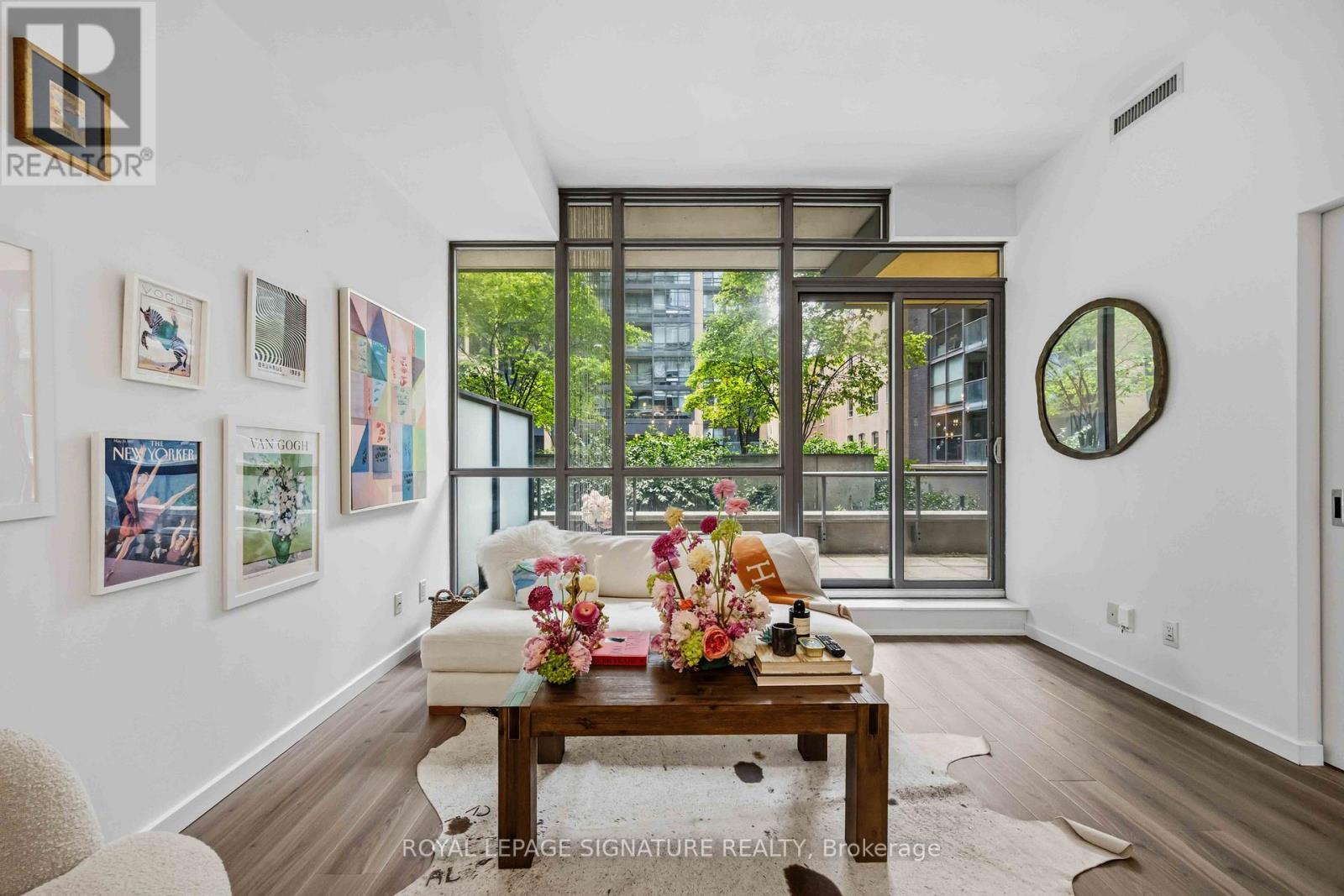 Apartment at 202 - 8 CHARLOTTE STREET, Toronto (Waterfront Communities)