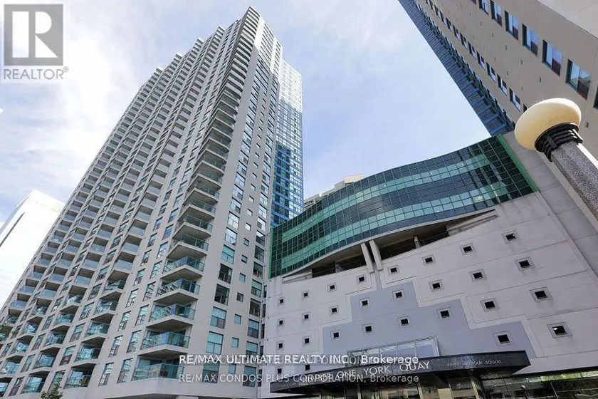 Apartment at 601 - 77 HARBOUR SQUARE, Toronto (Waterfront Communities)