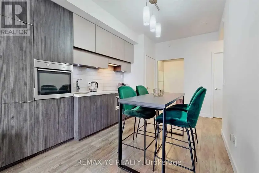 Apartment at 2212 - 8 EGLINTON AVENUE E, Toronto (Mount Pleasant East)