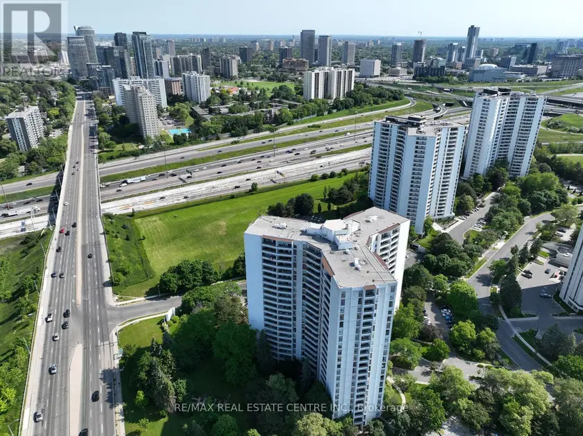 Apartment at 615 - 50 GRAYDON HALL DRIVE, Toronto (Parkwoods-Donalda)