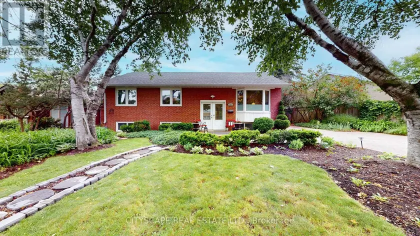 Detached at 79 PAPERBIRCH DRIVE, Toronto