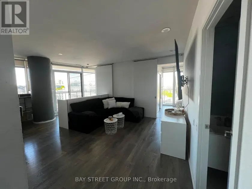 Apartment at 1202 - 125 PETER STREET, Toronto (Waterfront Communities)