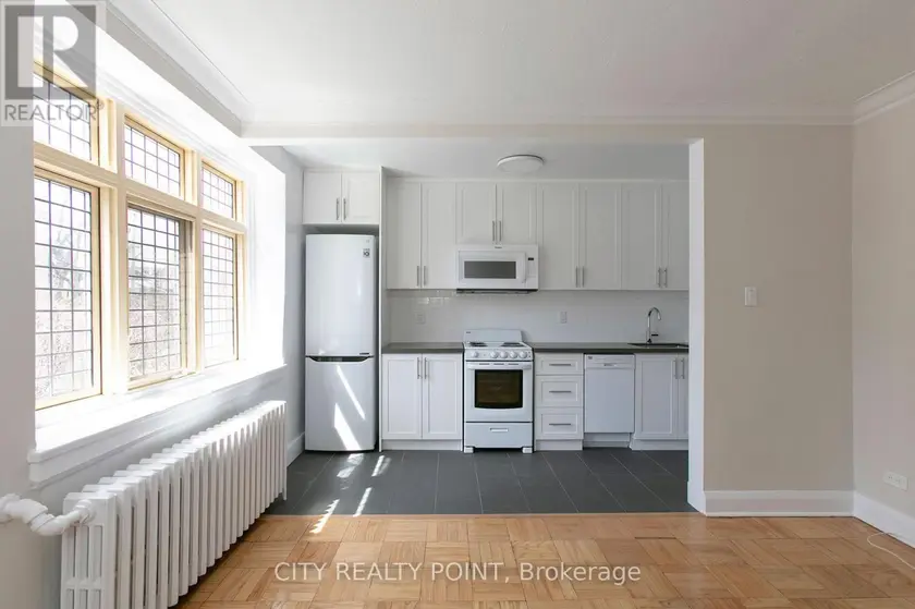Apartment at 218 - 396 AVENUE ROAD, Toronto