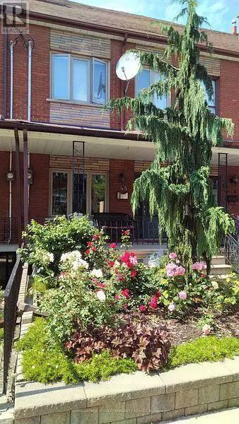 Townhouse at MAIN - 48 ULSTER STREET, Toronto (University)