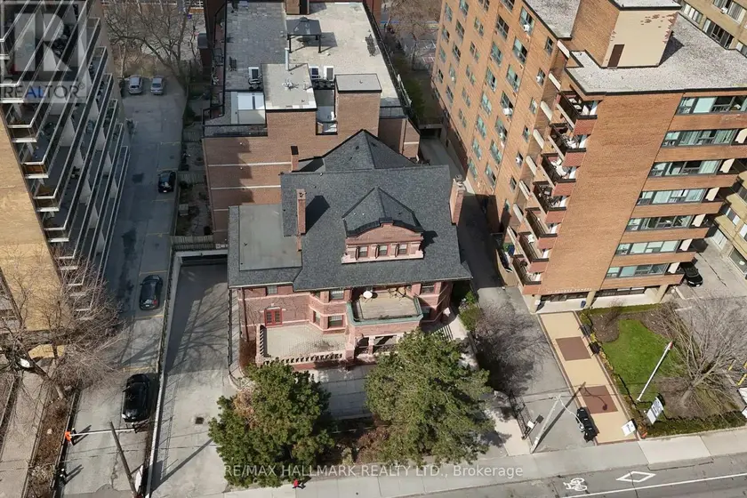 Apartment at 106 - 212 ST. GEORGE STREET, Toronto