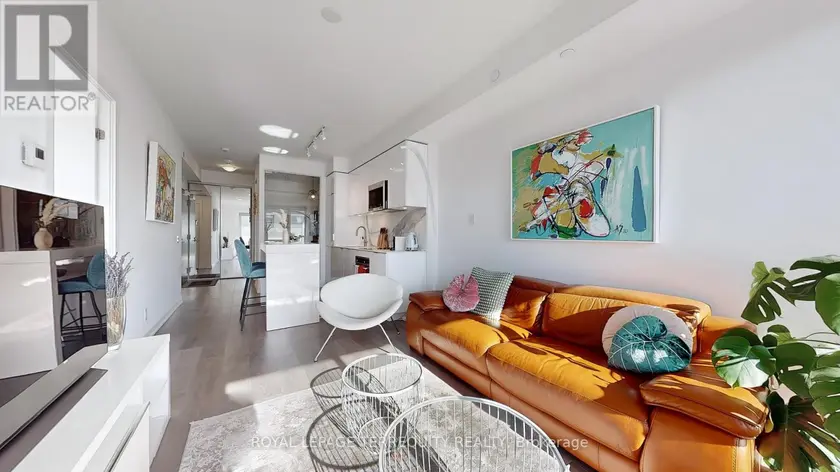 Apartment at 906 - 609 AVENUE ROAD, Toronto (Yonge-St. Clair)
