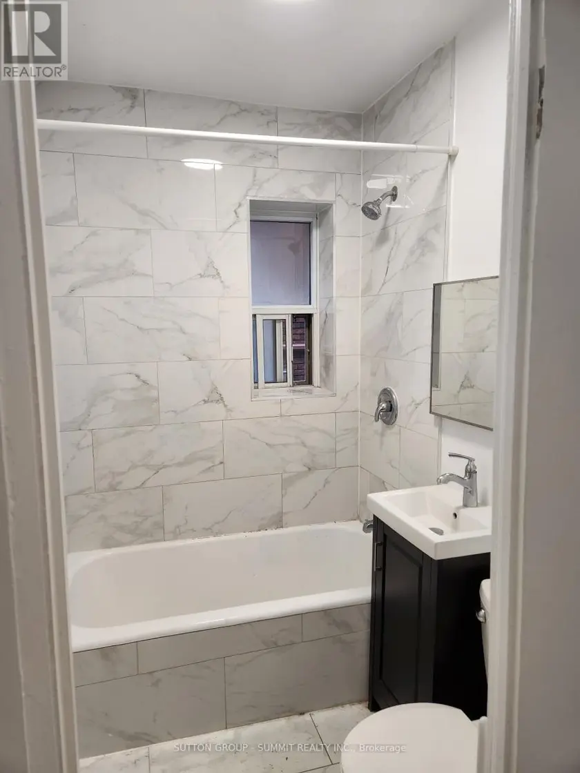 Apartment at 202 - 98 VAUGHAN ROAD, Toronto (Humewood-Cedarvale)