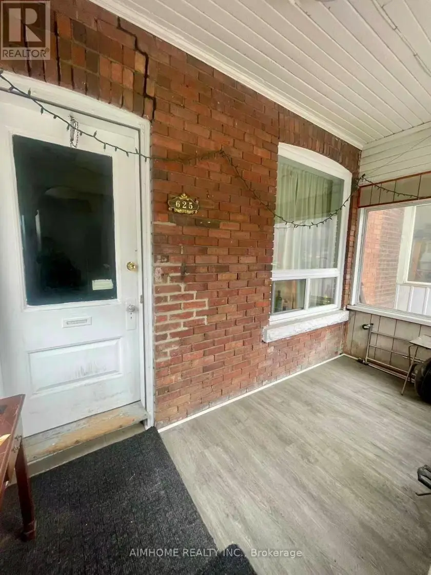 Semi-Detached/Link at 625 BATHURST STREET, Toronto