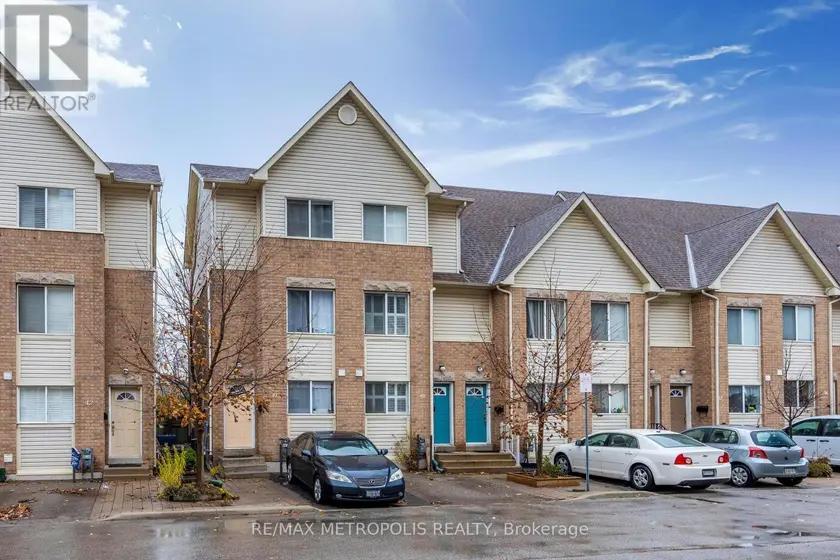 Townhouse at 40 - 21 REPLIN ROAD, Toronto