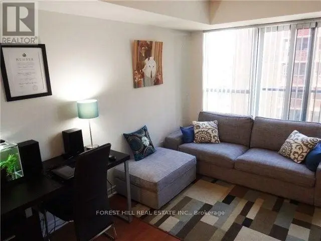 Apartment at 720 - 35 SARANAC BOULEVARD, Toronto (Englemount-Lawrence)