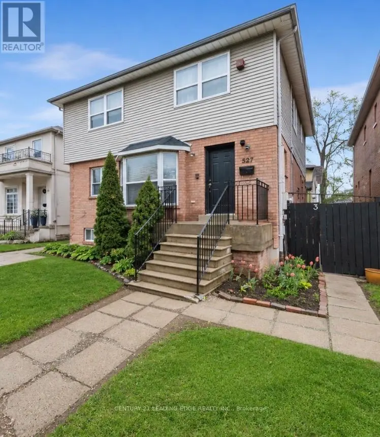 Detached at 527 GLENGARRY AVENUE, Toronto