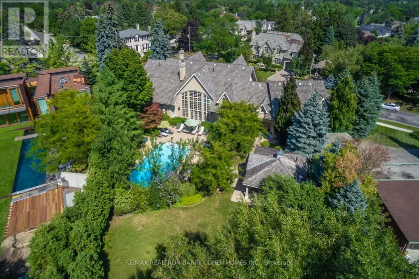 Detached at 17 BAYVIEW RIDGE, Toronto