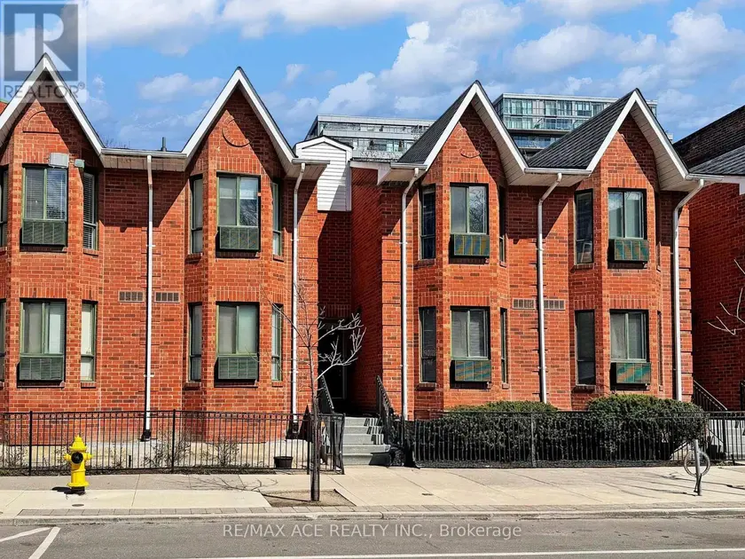 Townhouse at 14 - 660B WELLINGTON STREET W, Toronto
