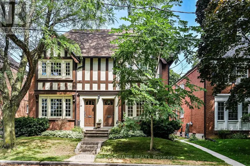 Multiplex at MAIN - 42 STRATHGOWAN AVENUE, Toronto (Lawrence Park South)