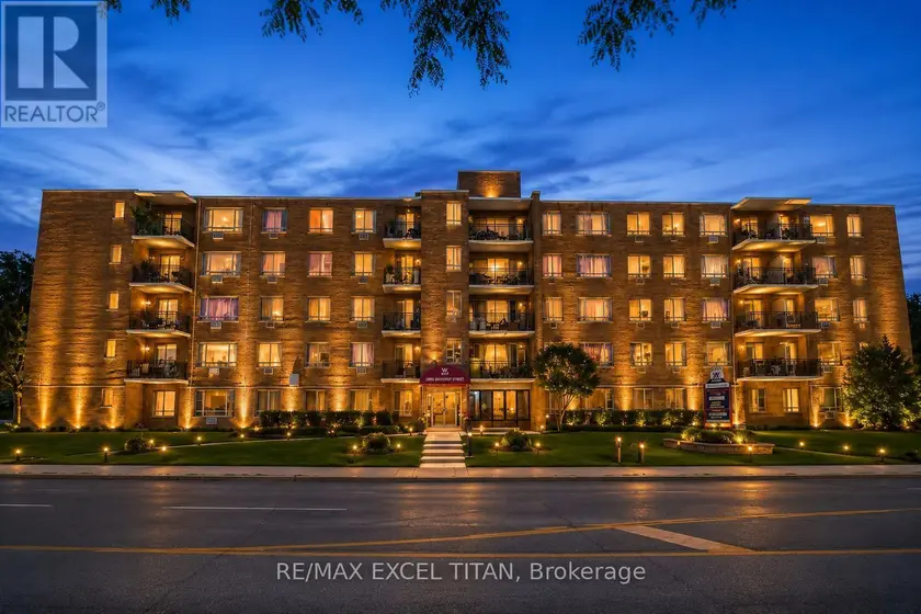 Apartment at 108 - 2895 BATHURST STREET, Toronto (Bedford Park-Nortown)