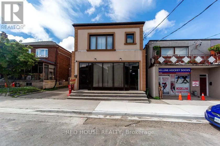 Detached at 658 VAUGHAN ROAD, Toronto
