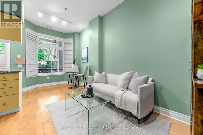 Townhouse at 141 - 71 MCCAUL STREET, Toronto