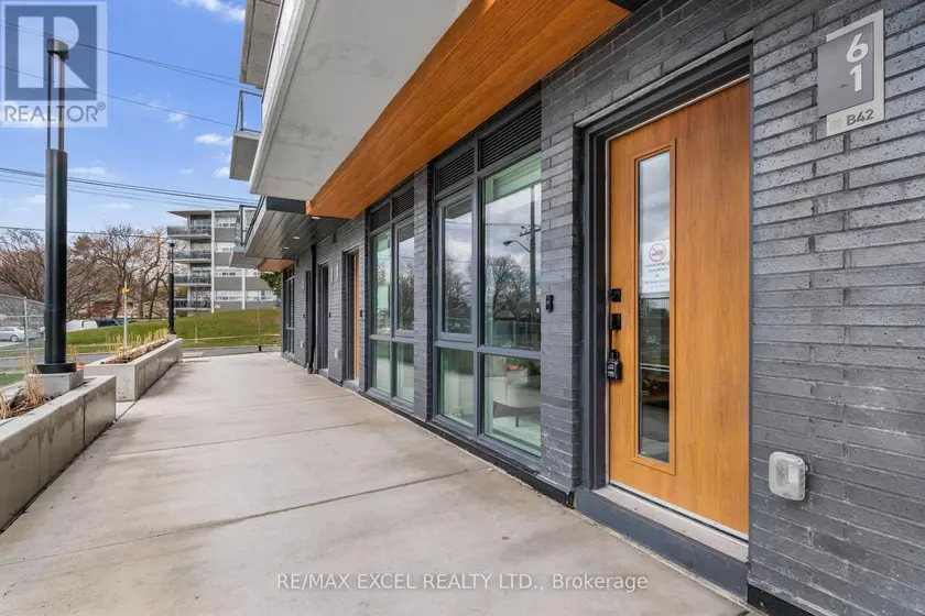 Townhouse at 18 - 75 CURLEW DRIVE, Toronto