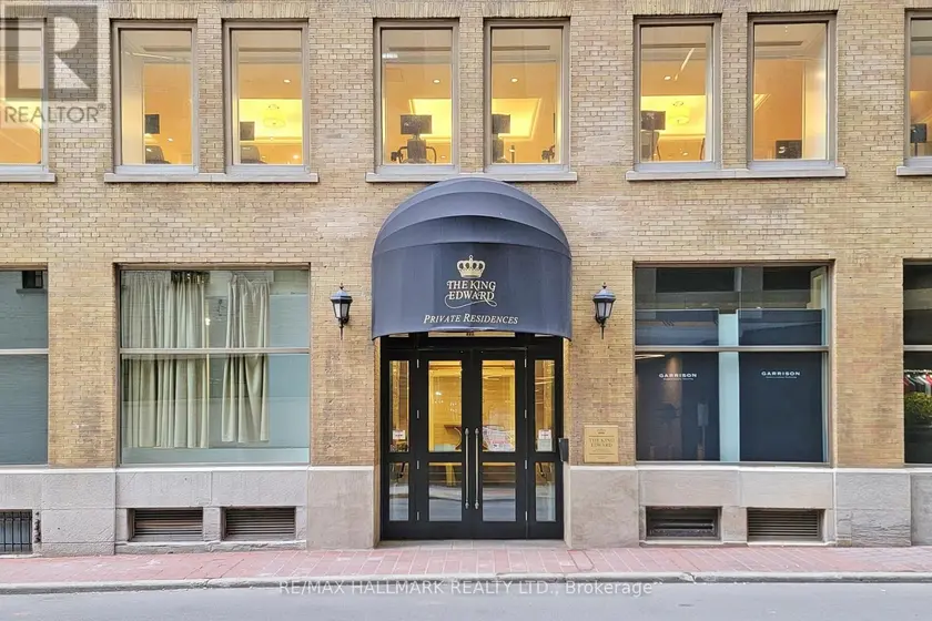 Apartment at 513 - 22 LEADER LANE, Toronto