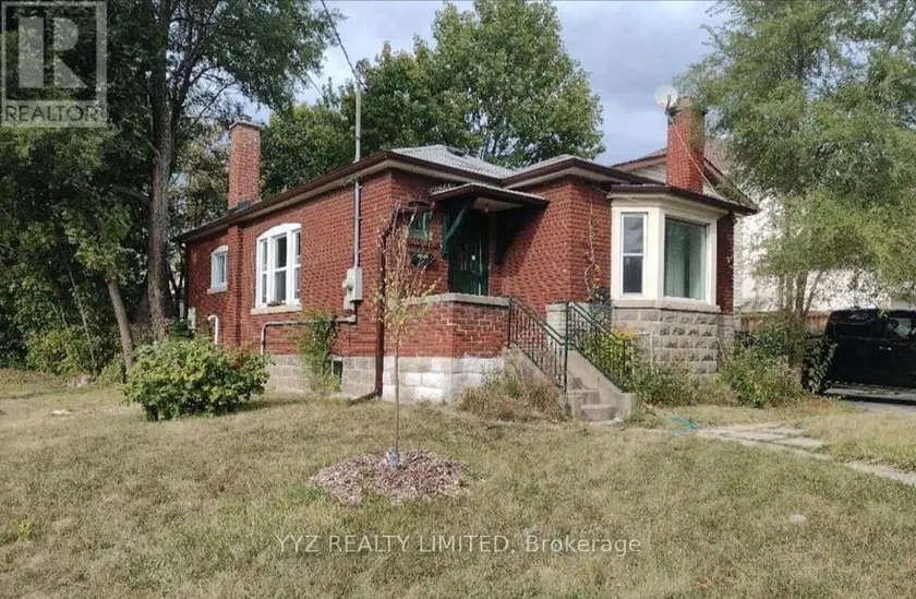 Detached at 590 GLENCAIRN AVENUE W, Toronto (Englemount-Lawrence)