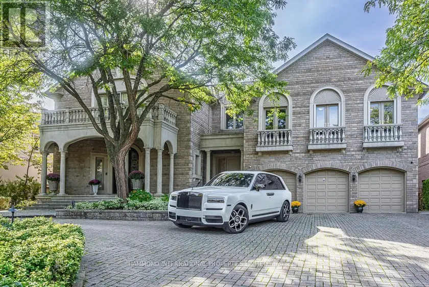 Detached at 32 ARJAY CRESCENT, Toronto
