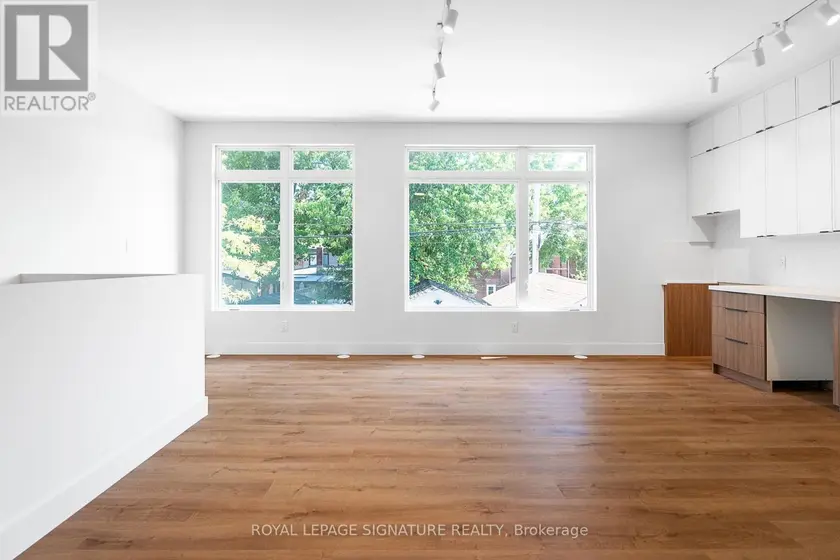 Detached at 7 - 7 EARNSCLIFFE ROAD, Toronto