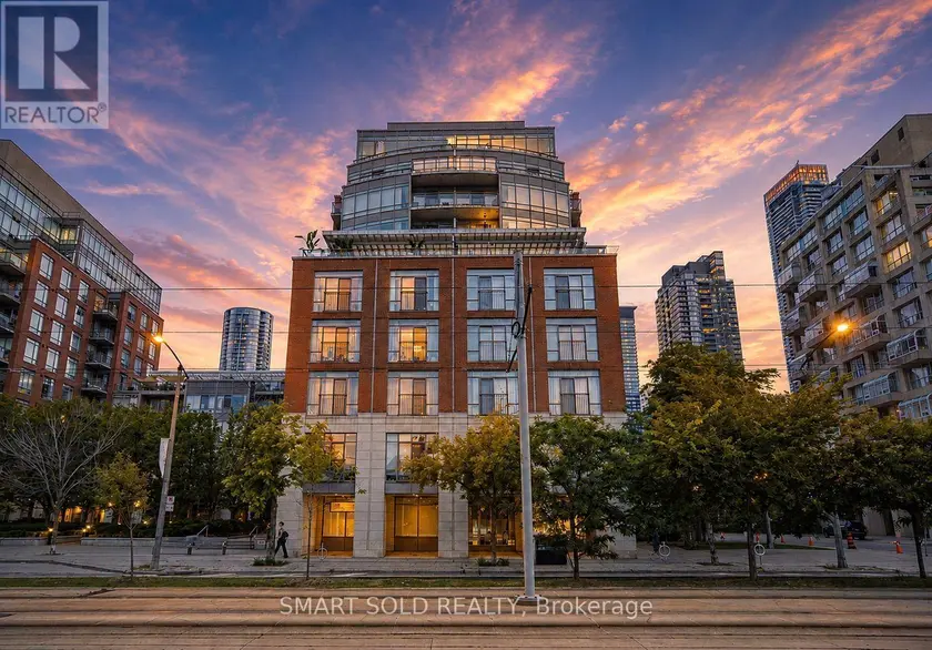 Apartment at PH01E - 500 QUEENS QUAY W, Toronto