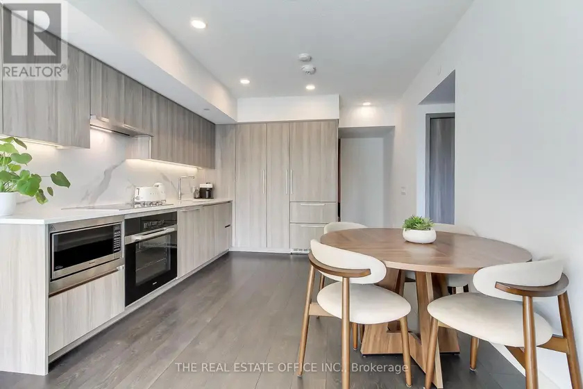 Apartment at 611 - 1 CONCORD CITYPLACE WAY, Toronto