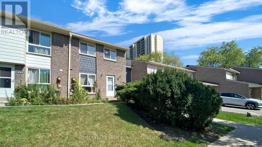 Townhouse at 123 ROCK FERN WAY, Toronto