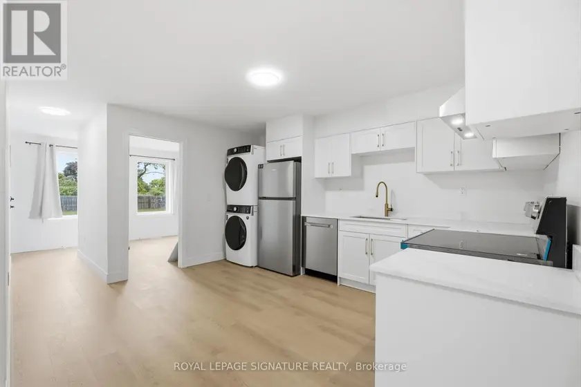 Detached at 2 - 53 BISHOP AVENUE, Toronto