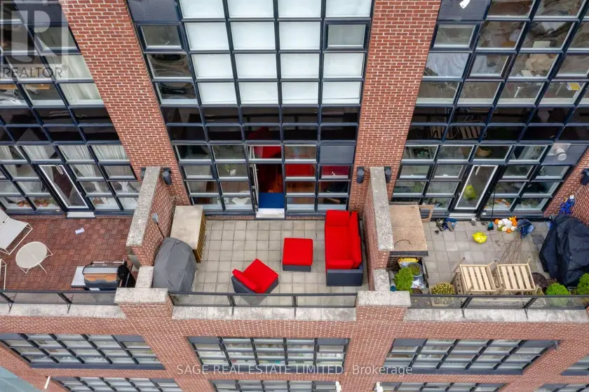 Apartment at 402 - 261 KING STREET E, Toronto
