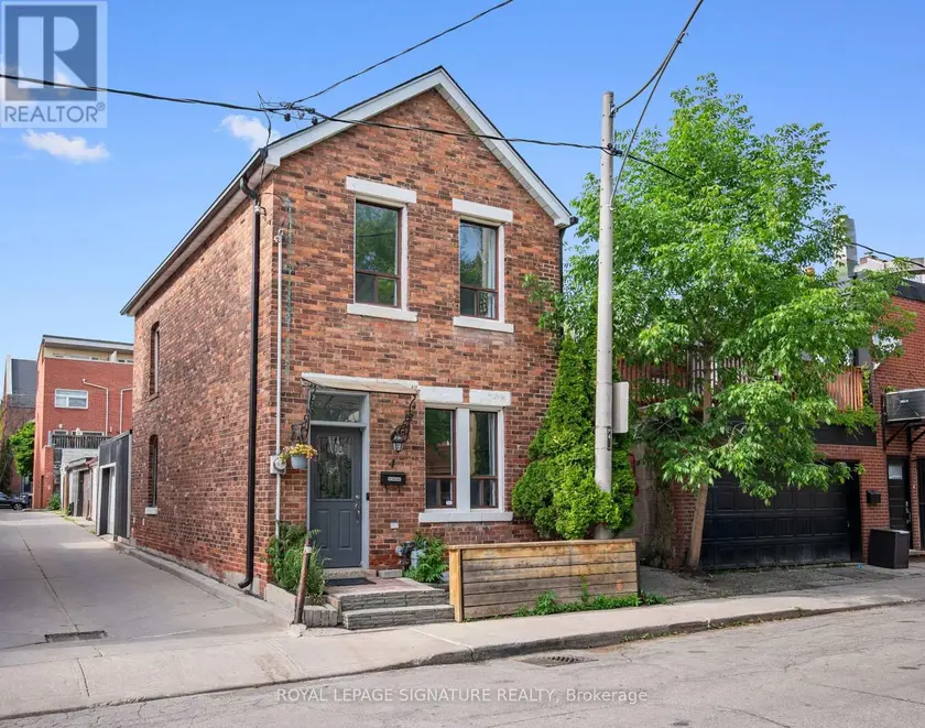 Detached at 4 WHITAKER AVENUE, Toronto