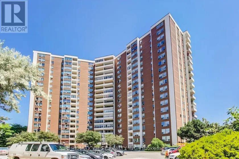 Apartment at 805 - 60 PAVANE LINKWAY, Toronto