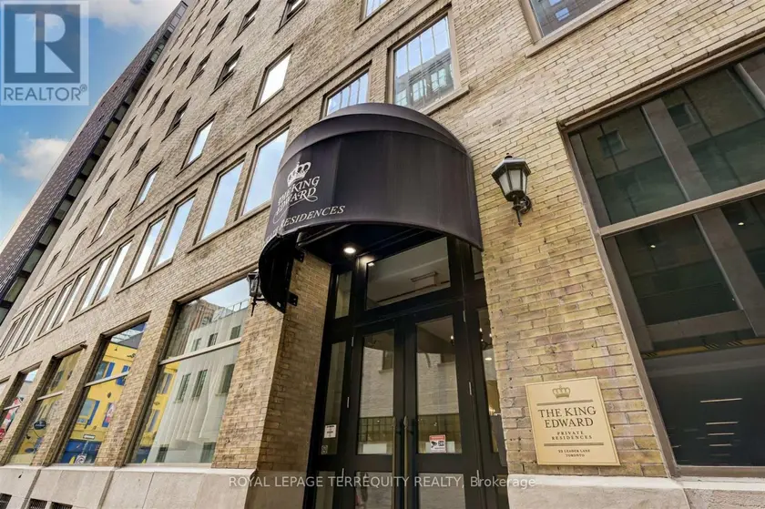 Apartment at 332 - 22 LEADER LANE, Toronto