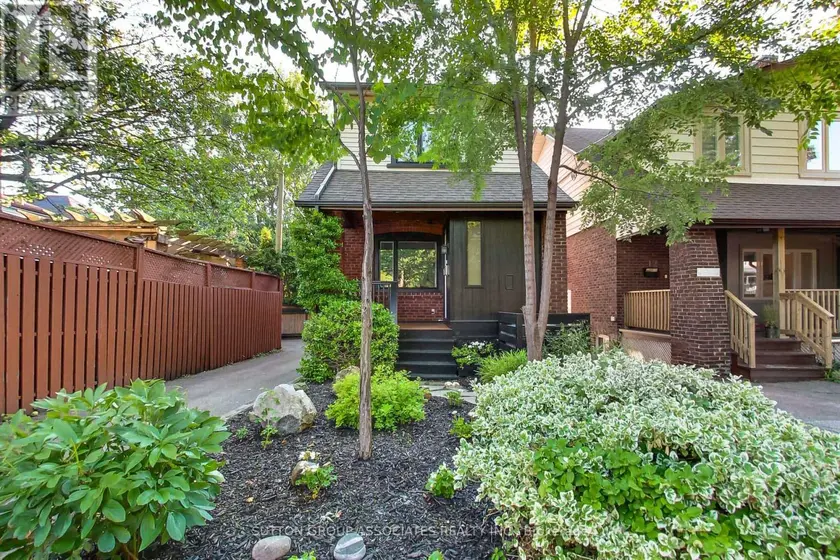 Detached at 10 WINNETT AVENUE, Toronto