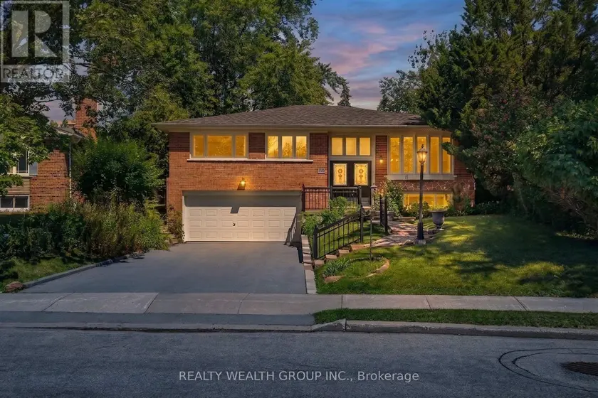 Detached at 10 DERWENT COURT, Toronto
