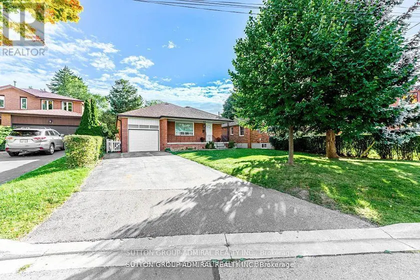 Detached at MAIN - 19 TOBRUK CRESCENT, Toronto