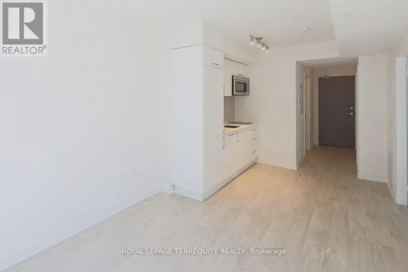 Apartment at 627 - 576 FRONT STREET W, Toronto