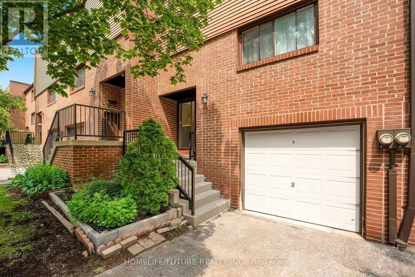 Townhouse at 17 SONG MEADOWAY, Toronto