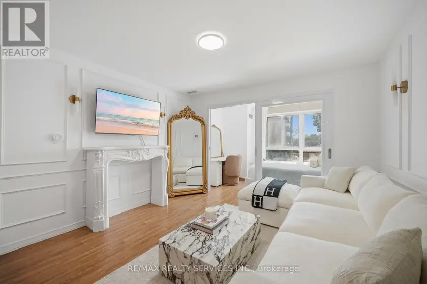 Apartment at 310 - 15 MAPLEWOOD AVENUE, Toronto