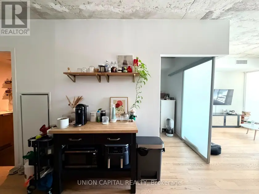 Apartment at 818 - 95 BATHURST STREET, Toronto